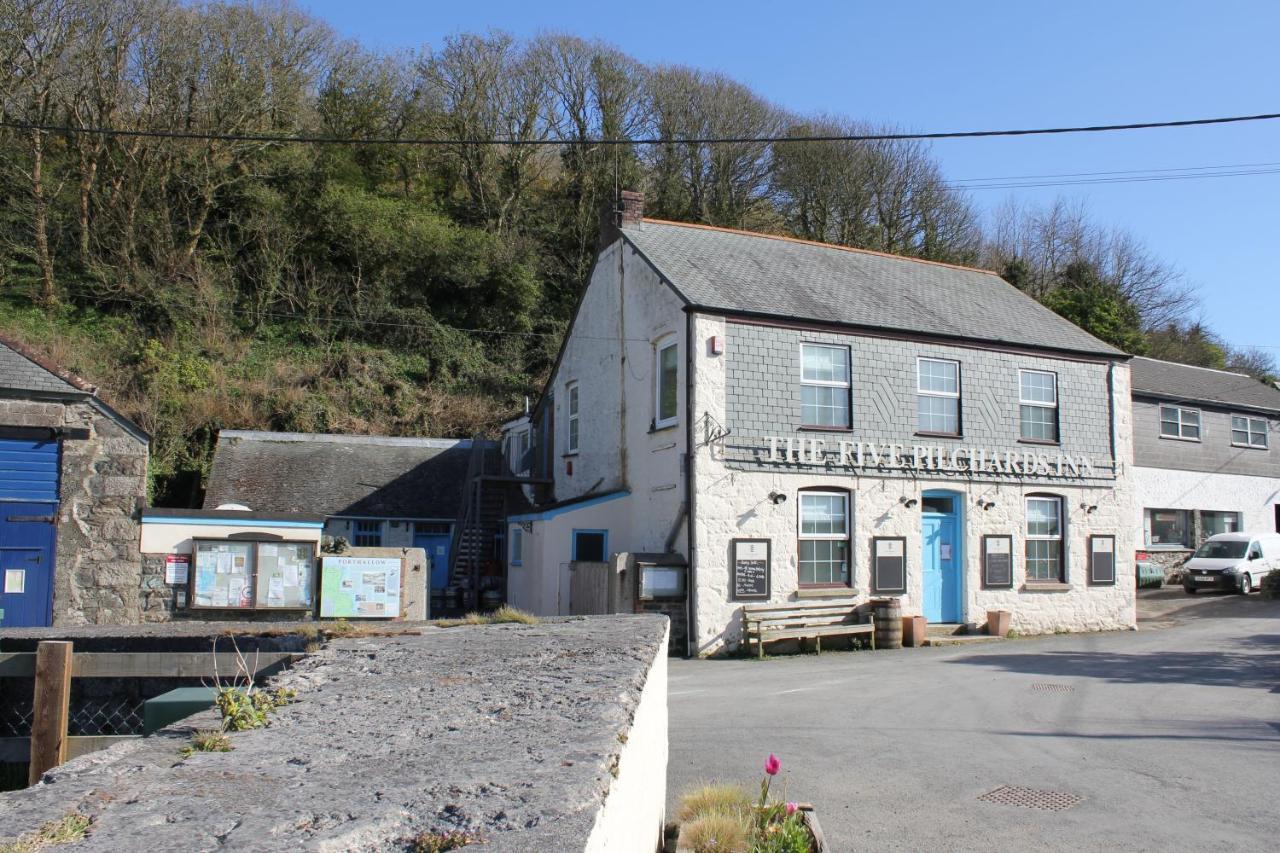 The Five Pilchards Inn Helston Exteriér fotografie